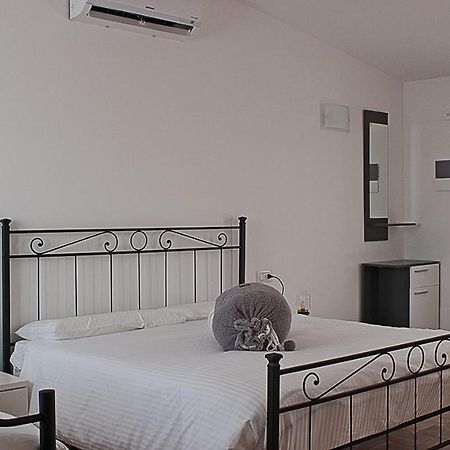 Agriturismo Pelos Руда Экстерьер фото
